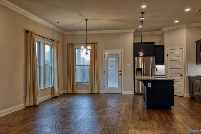 Building Photo - 12786 Juniors Dr