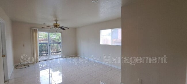 Building Photo - 355 Spindrift Way