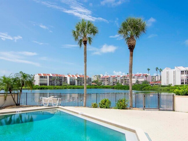 Building Photo - 7540 Bay Island Dr S