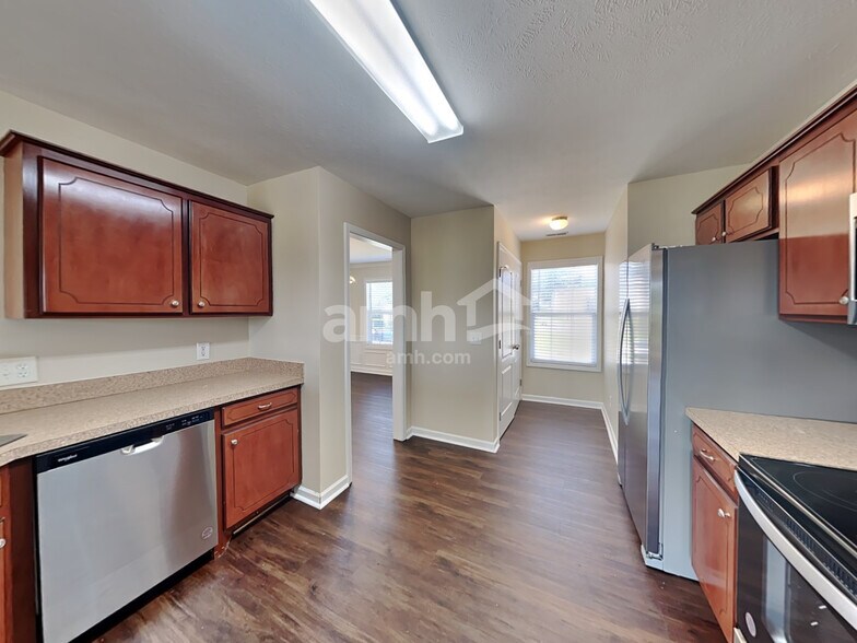 Building Photo - 733 Clear Cir