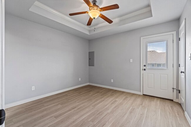 Building Photo - 1118 Springhill Rd