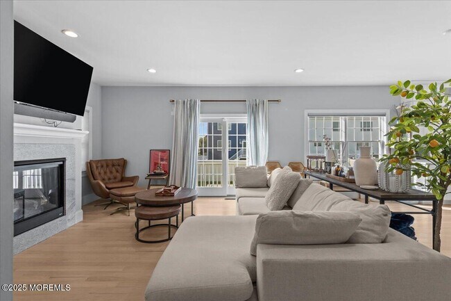 Building Photo - 1613 Ocean Ave