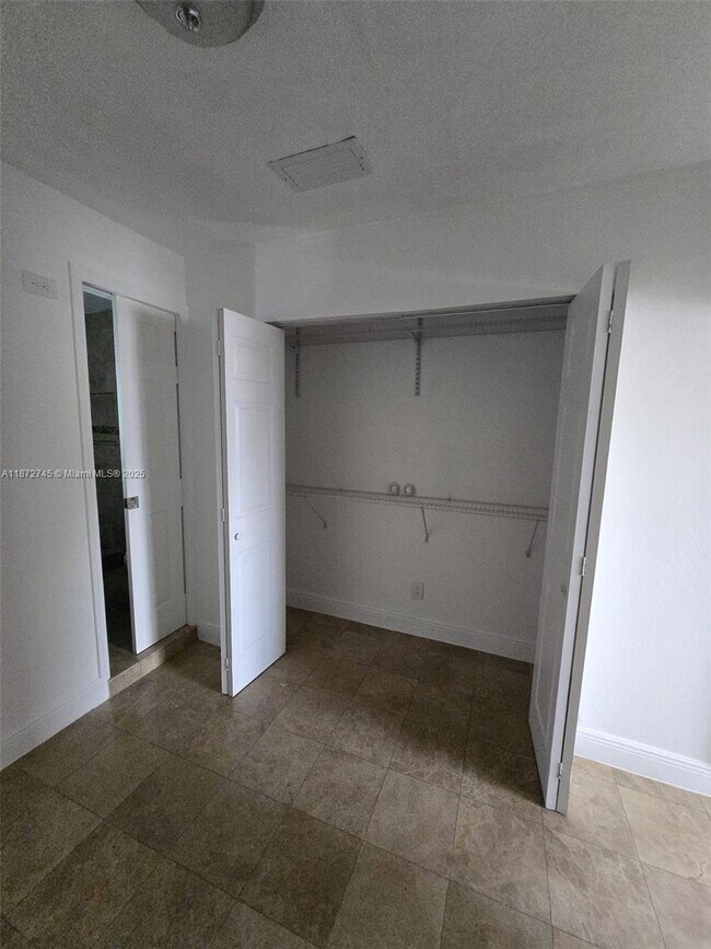 Building Photo - 13376 SW 46th Ln