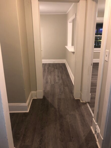 Building Photo - 2920 E Cold Spring Ln