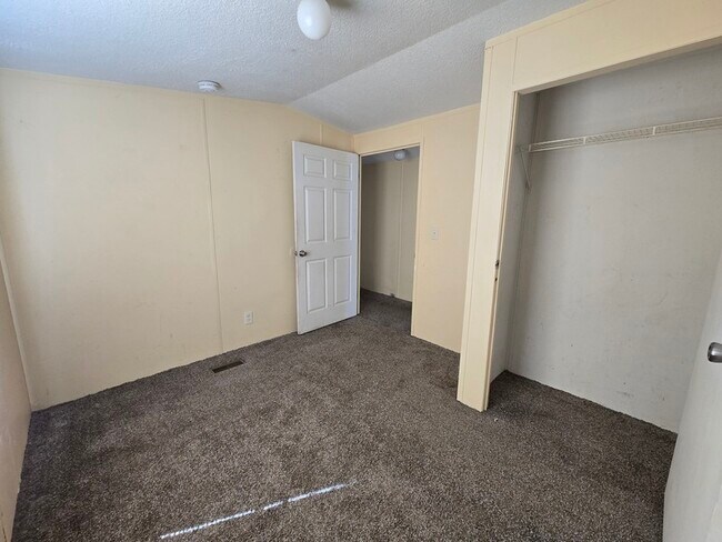 Building Photo - 2412 Cattail Cir