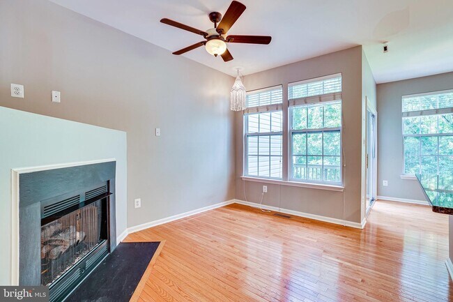 Building Photo - 43103 Forest Edge Square