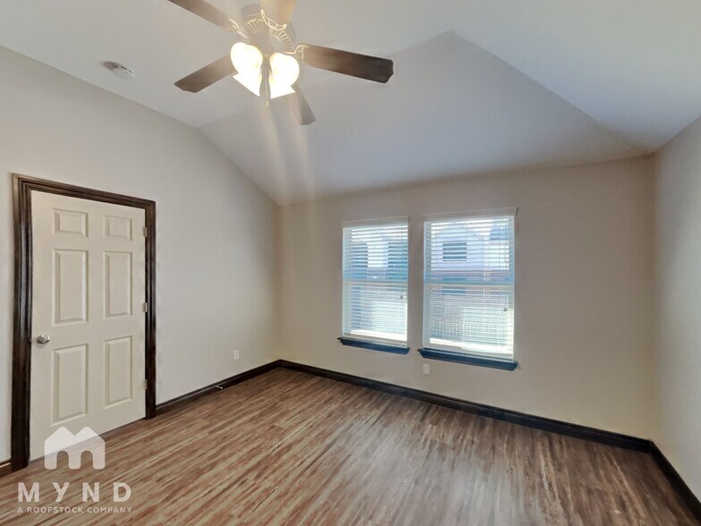 Building Photo - 1114 Merlin Dr