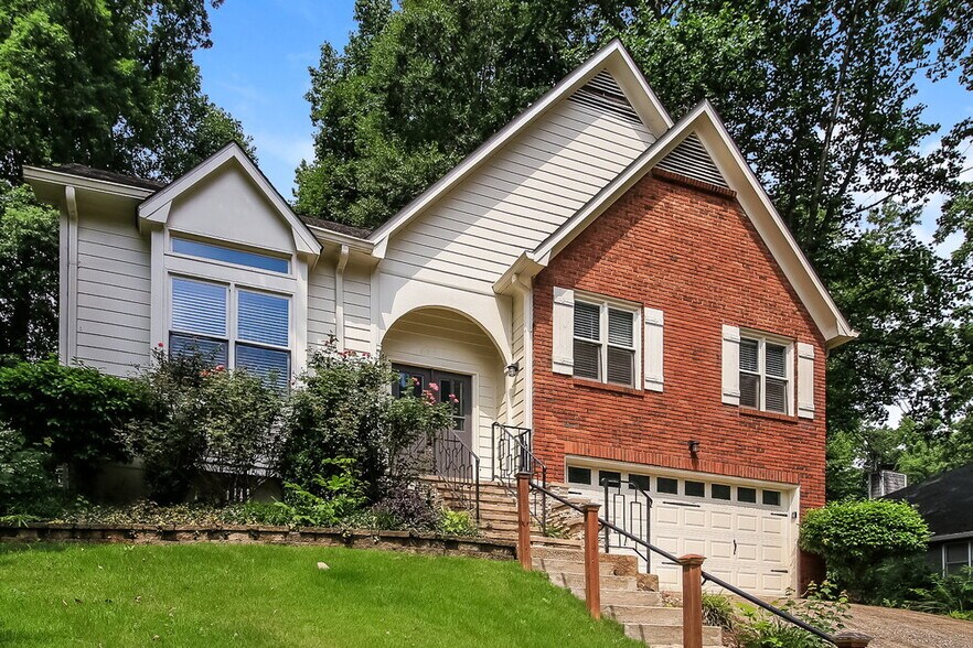 Building Photo - 1218 Raleigh Way NW