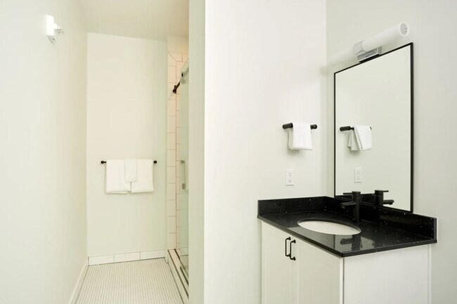 Building Photo - 1016 Canal St