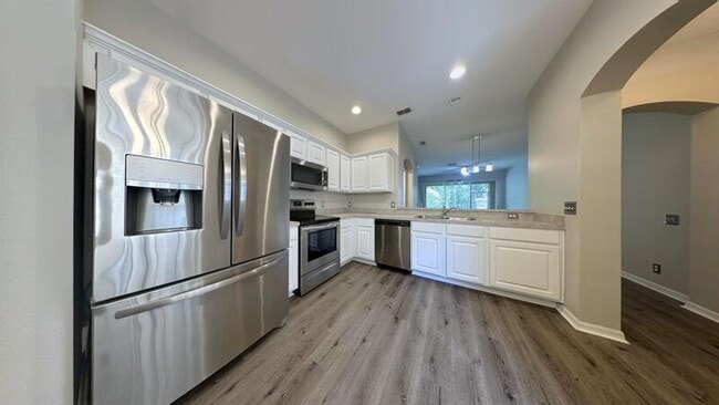 Building Photo - 9828 Fan Palm Way