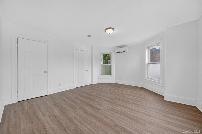 Building Photo - 34 Market St