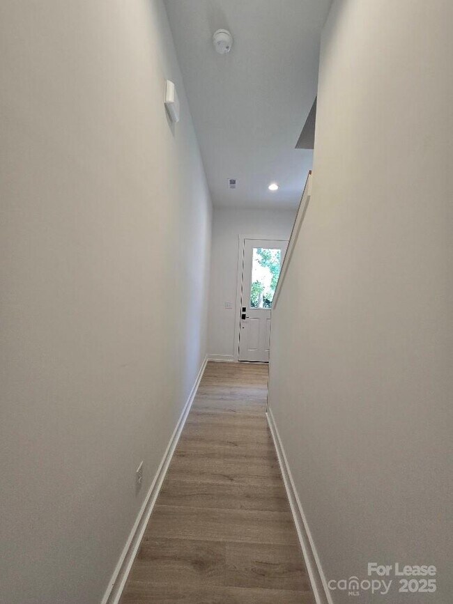 Building Photo - 511 Bowman Rd