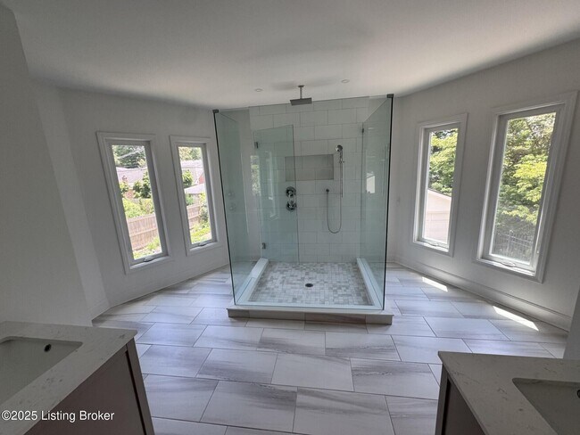 Building Photo - 2904 Riedling Dr