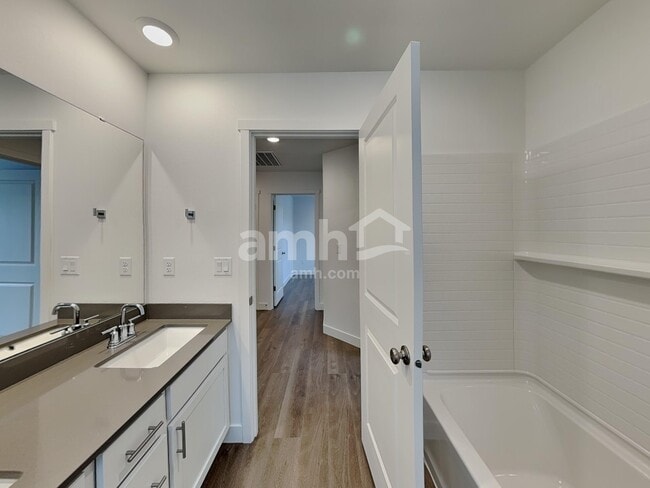 Building Photo - 4823 85th Dr NE