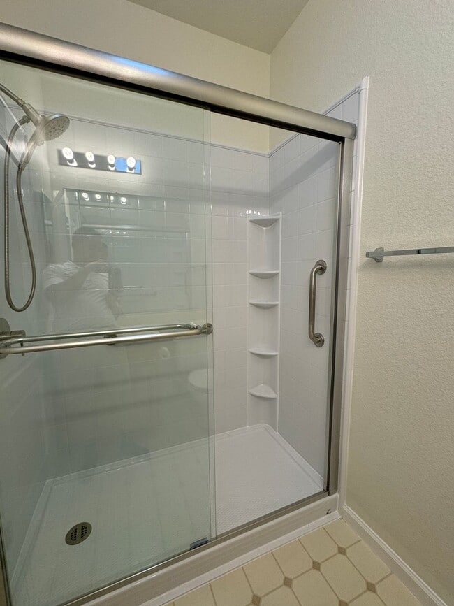 Building Photo - CLEAN AND COZY ONE STORY 3 BED, 2 BATH IN ELK GROVE