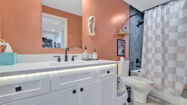 Building Photo - 1658 K St NE