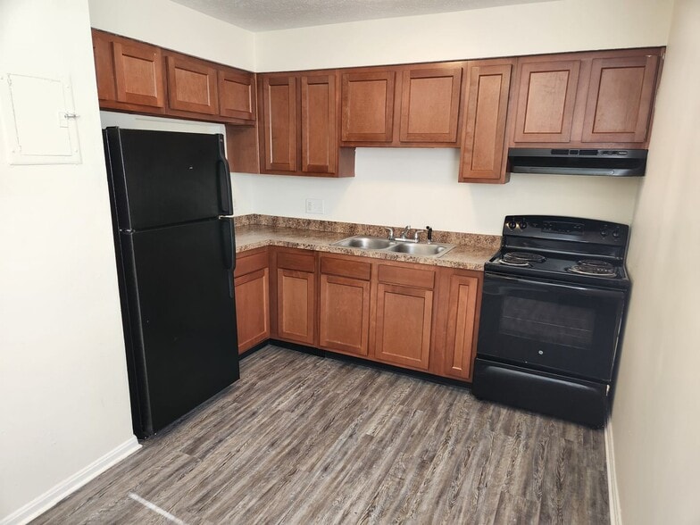 Interior Photo - Auburndale