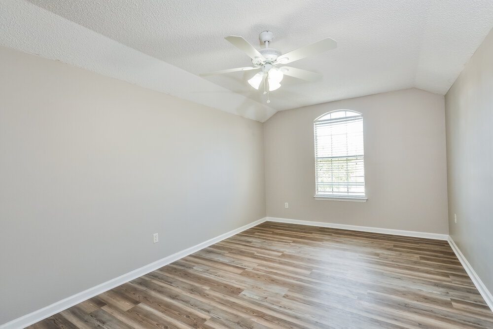 Building Photo - 1371 Summerbrook Dr