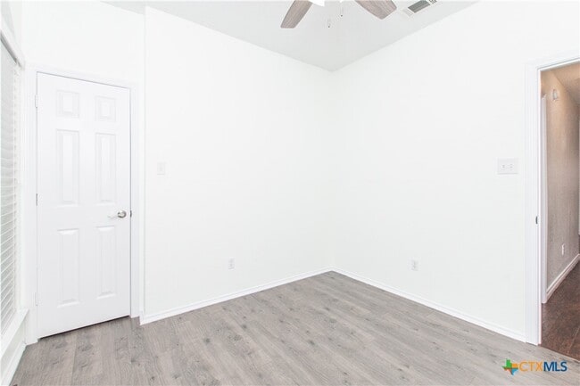 Building Photo - 1802 Lava Ln