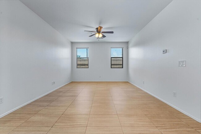 Building Photo - 9233 W Dreyfus Dr