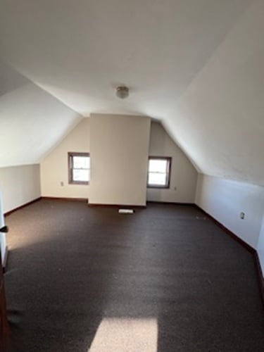 Building Photo - 2454 River Rd