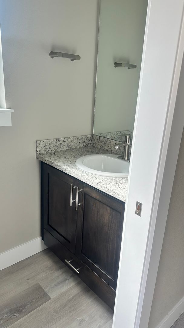 Building Photo - lard06