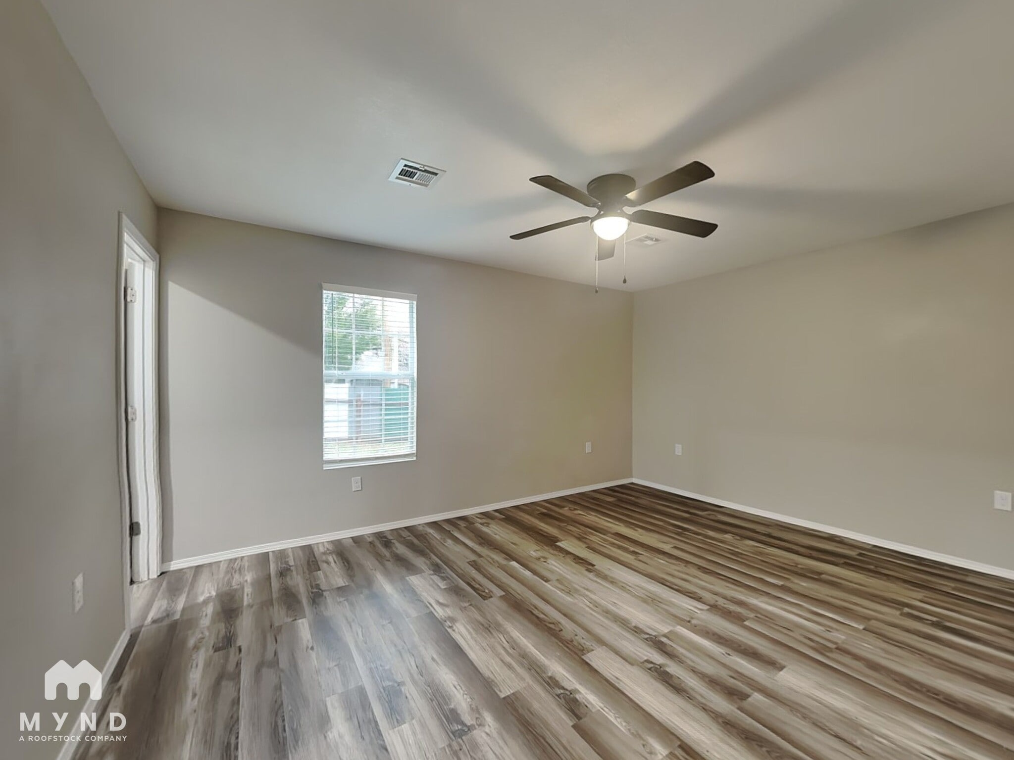Building Photo - 3212 E Noble Dr
