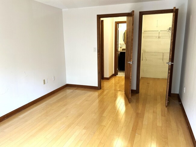 Building Photo - 116 Bluestone Dr