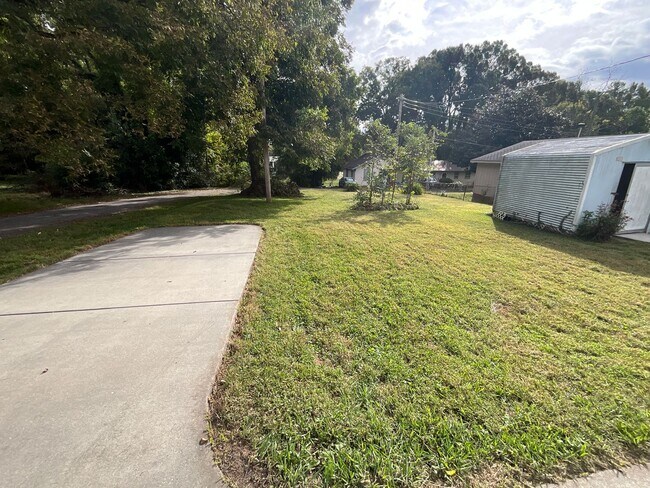 Building Photo - Charming 3 bedroom/1.5 bathroom REMODELED home close to High Point University