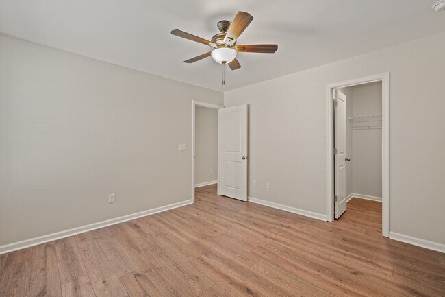 Building Photo - Stunning New Home in Enclave section Chateau