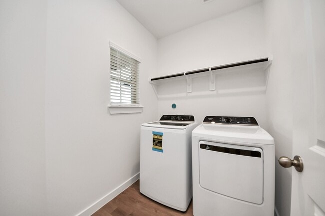 Building Photo - 31815 Autumn Spur Ln