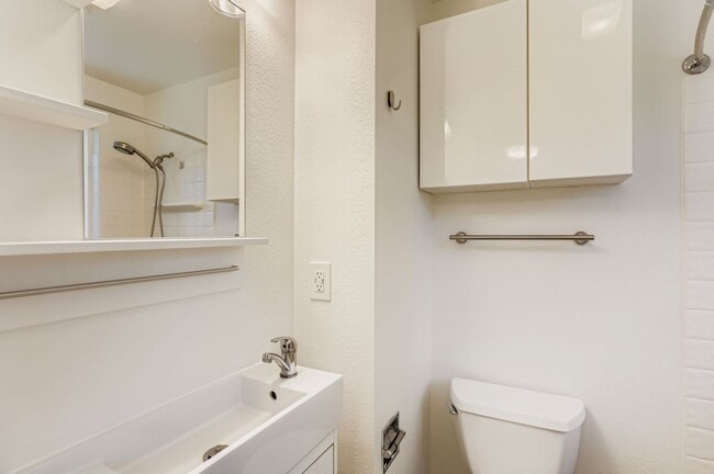 Building Photo - 3bd/2ba Sammamish House