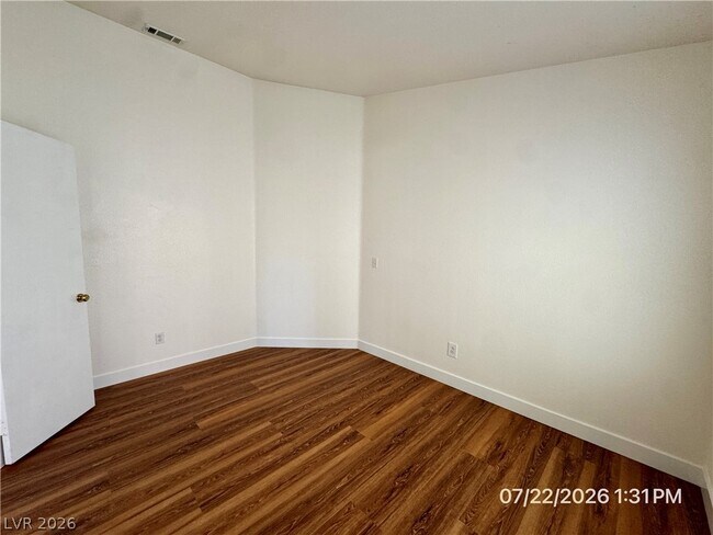 Building Photo - 1833 Sierra Hills Way