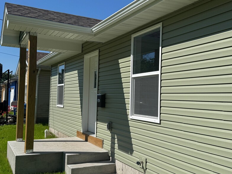 Building Photo - 1845 N Colgate Ave