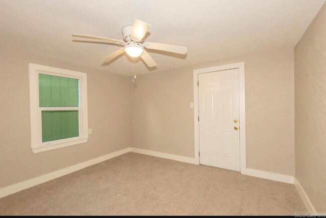 Building Photo - 107 N Summit St