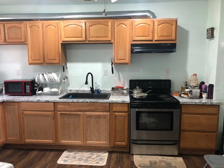 Building Photo - 1109 W 41st St