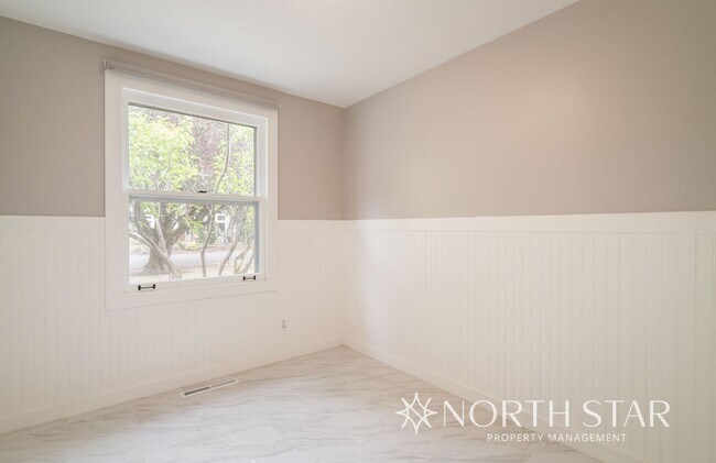 Building Photo - Charming Cottage in Lake Oswego
