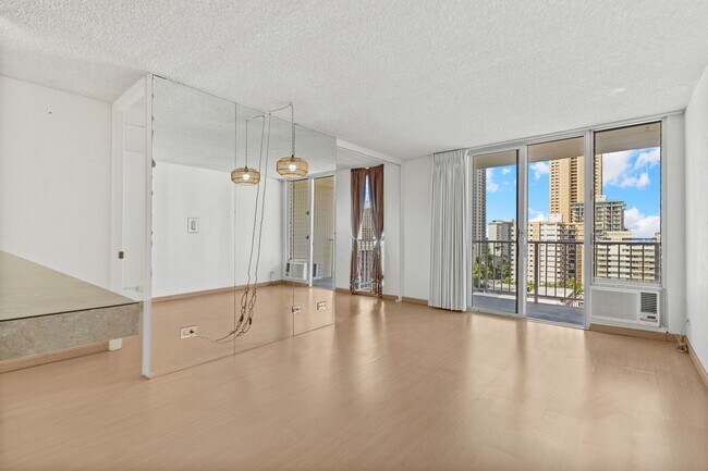 Building Photo - Corner 1BR in Waikiki - Diamond Head Views, All Utilities Included