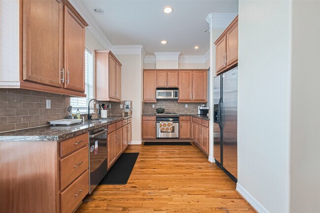 Building Photo - 3925 Floyd St