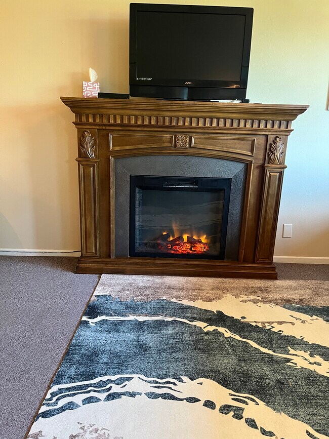 Building Photo - 48988 U.S. 101 S