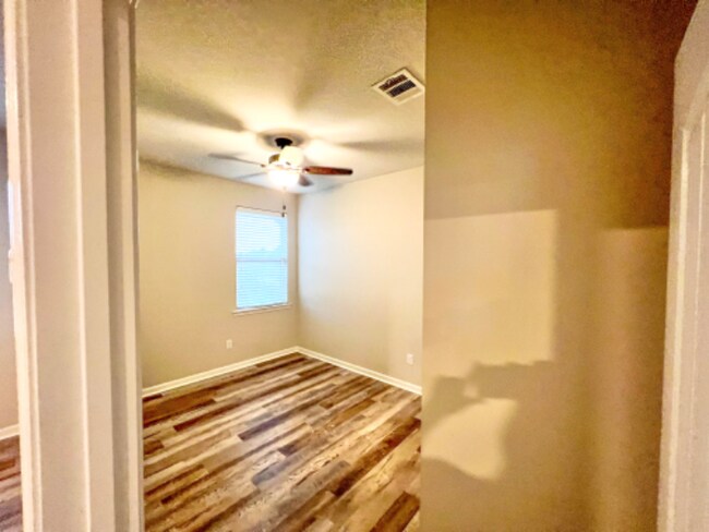 Building Photo - 524 Cautillion Dr