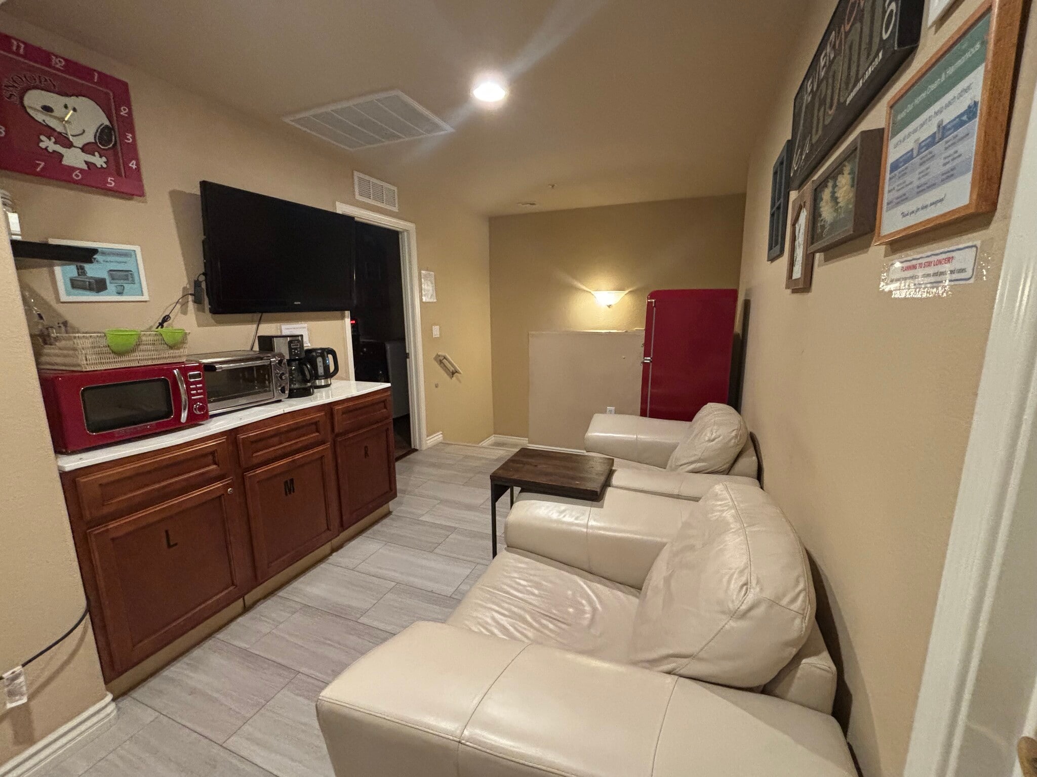 Building Photo - 1350 S Greenfield Rd