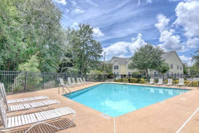 Building Photo - 5008 Hunters Trail