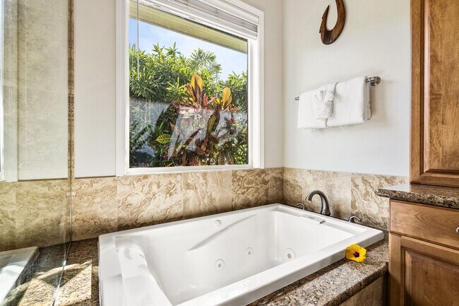 Building Photo - Luxurious Oceanview Getaway w/Private Pool...