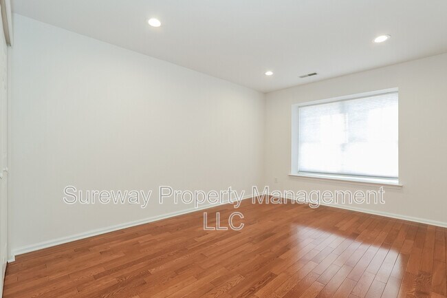 Building Photo - 18 Leighton Dr