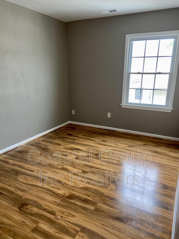 Building Photo - 247 Windbrooke Ln