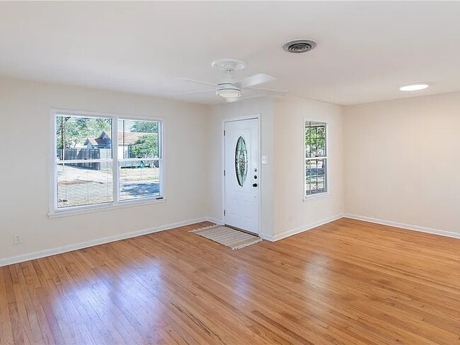 Building Photo - 4334 Randall Dr