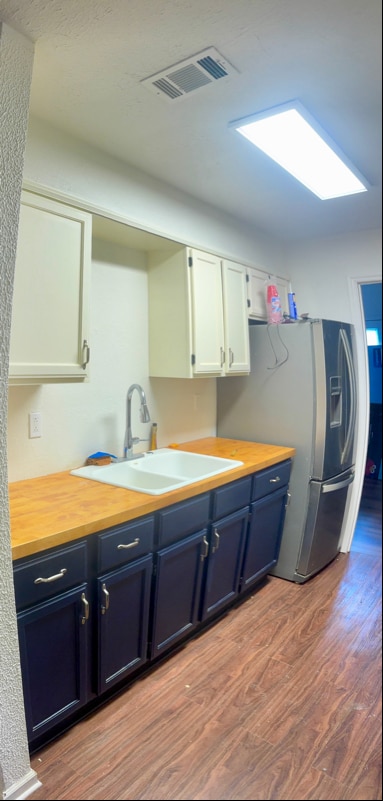 Building Photo - 633 Cameron Ct