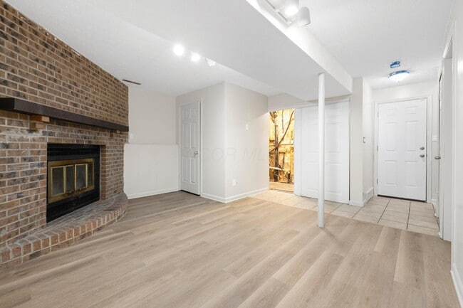 Building Photo - 5175 Threshing Ct