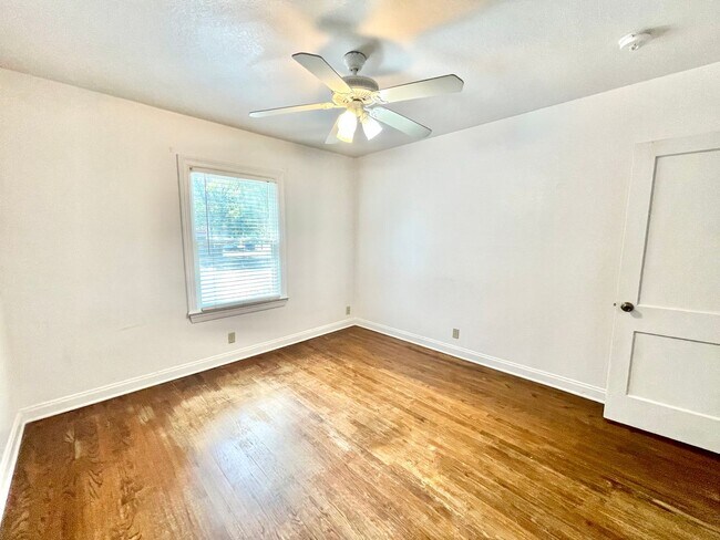 Building Photo - South Central Cottage in Austin